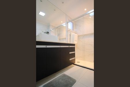 Apartamento para alugar com 224m², 3 quartos e 4 vagasBanheiro 2 da Suíte 1