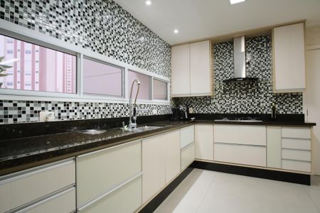 Apartamento para alugar com 224m², 3 quartos e 4 vagasCozinha