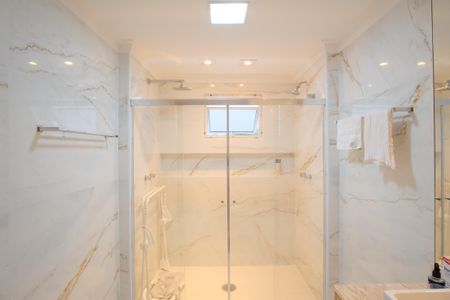 Apartamento para alugar com 224m², 3 quartos e 4 vagasBanheiro 1 da Suíte 1