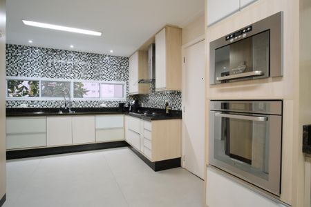 Apartamento para alugar com 224m², 3 quartos e 4 vagasCozinha