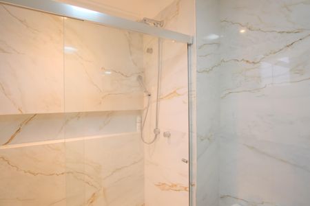 Apartamento para alugar com 224m², 3 quartos e 4 vagasBanheiro 2 da Suíte 1