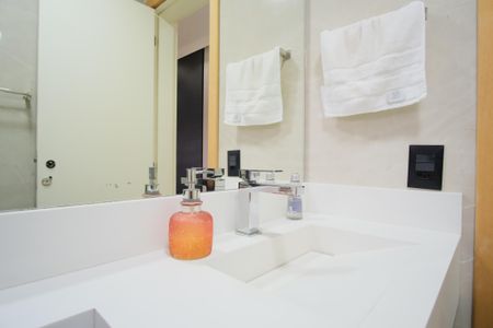 Apartamento para alugar com 224m², 3 quartos e 4 vagasBanheiro da Suíte 2