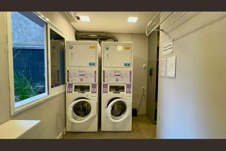 Studio à venda com 30m², 1 quarto e 1 vaga Studio à venda com 30m², 1 quarto e 1 vagaÁrea comum - Lavanderia