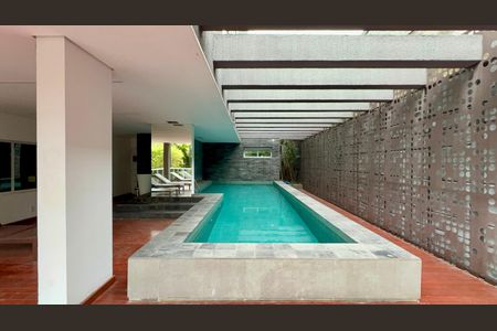Studio à venda com 30m², 1 quarto e 1 vaga Studio à venda com 30m², 1 quarto e 1 vagaÁrea comum - Piscina