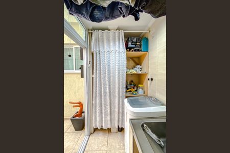 Casa à venda com 120m², 3 quartos e 2 vagas Casa à venda com 120m², 3 quartos e 2 vagasÁrea de Serviço