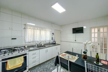 Casa à venda com 120m², 3 quartos e 2 vagas Casa à venda com 120m², 3 quartos e 2 vagasCozinha