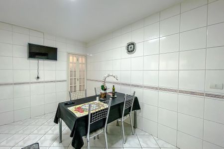 Casa à venda com 120m², 3 quartos e 2 vagas Casa à venda com 120m², 3 quartos e 2 vagasCozinha