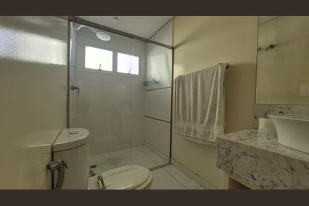 Casa de condomínio à venda com 470m², 3 quartos e 6 vagas Casa de condomínio à venda com 470m², 3 quartos e 6 vagasBanheiro do Quarto 3