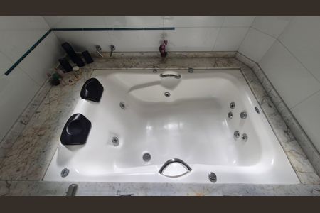 Casa de condomínio à venda com 470m², 3 quartos e 6 vagas Casa de condomínio à venda com 470m², 3 quartos e 6 vagasBanheiro do Quarto