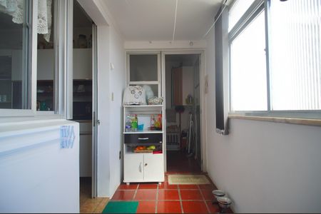 Apartamento à venda com 143m², 3 quartos e 1 vagaÁrea de Serviço