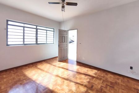 Casa à venda com 150m², 3 quartos e 2 vagasSala