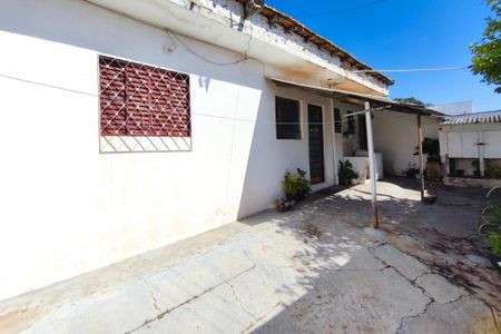 Casa à venda com 150m², 3 quartos e 2 vagasQuintal - Fundos