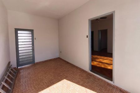 Casa à venda com 150m², 3 quartos e 2 vagasQuintal - Garagem