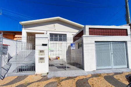 Casa à venda com 150m², 3 quartos e 2 vagasFachada