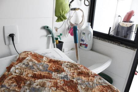 Apartamento à venda com 81m², 2 quartos e 1 vagaÁrea de Serviço