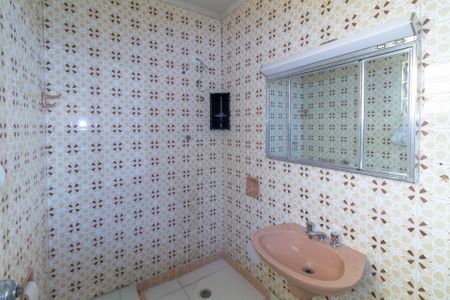 Casa à venda com 128m², 3 quartos e 2 vagasBanheiro