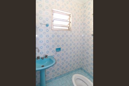 Casa à venda com 128m², 3 quartos e 2 vagasBanheiro de serviço