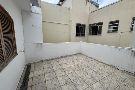 Apartamento para alugar com 80m², 2 quartos e sem vagaVaranda