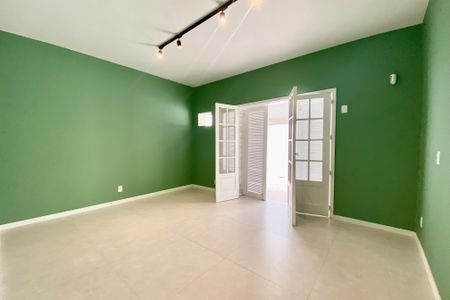 Casa à venda com 430m², 5 quartos e 2 vagas Casa à venda com 430m², 5 quartos e 2 vagasQuarto 1