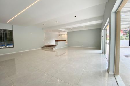 Casa à venda com 430m², 5 quartos e 2 vagasSala