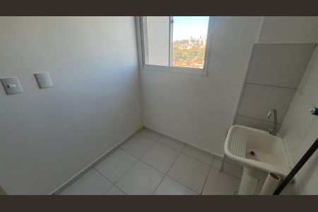 Casa para alugar com 48m², 2 quartos e 1 vaga Casa para alugar com 48m², 2 quartos e 1 vagaCozinha e Área de Serviço