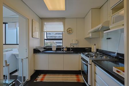 Apartamento à venda com 147m², 4 quartos e 3 vagas Apartamento à venda com 147m², 4 quartos e 3 vagasCozinha