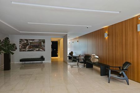 Apartamento à venda com 147m², 4 quartos e 3 vagas Apartamento à venda com 147m², 4 quartos e 3 vagasHall de entrada