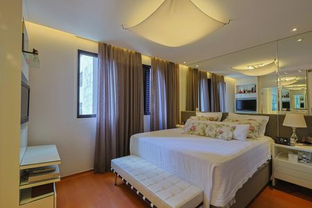 Apartamento à venda com 147m², 4 quartos e 3 vagas Apartamento à venda com 147m², 4 quartos e 3 vagasSuíte 2