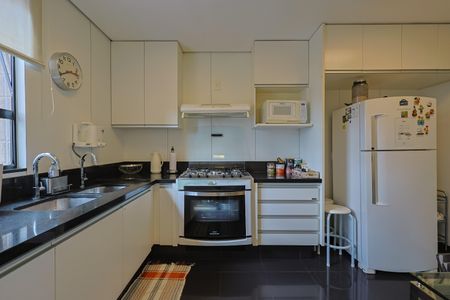 Apartamento à venda com 147m², 4 quartos e 3 vagas Apartamento à venda com 147m², 4 quartos e 3 vagasCozinha