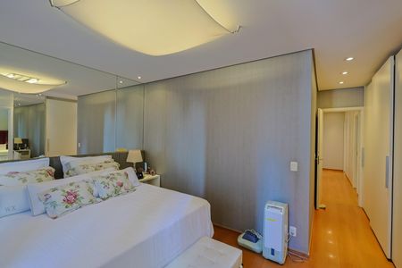 Apartamento à venda com 147m², 4 quartos e 3 vagas Apartamento à venda com 147m², 4 quartos e 3 vagasSuíte 2