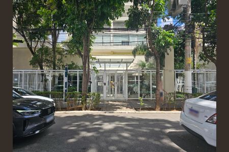 Apartamento para alugar com 81m², 2 quartos e 2 vagas Apartamento para alugar com 81m², 2 quartos e 2 vagasFachada