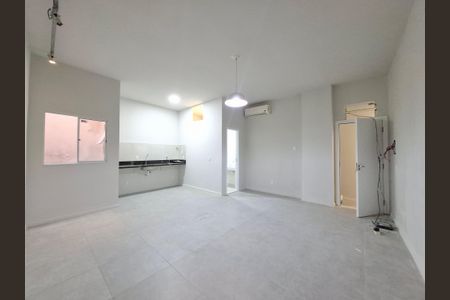 Sala/Cozinha de kitnet/studio para alugar com 1 quarto, 59m² em Lapa, Rio de Janeiro