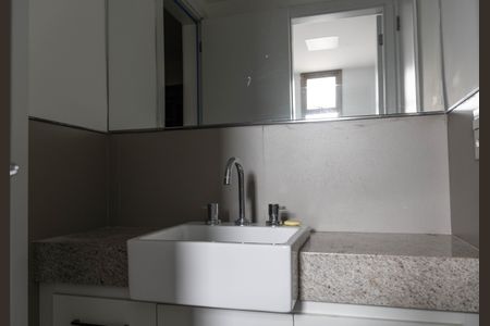 Apartamento para alugar com 87m², 3 quartos e 2 vagasBanheiro das Semi suítes