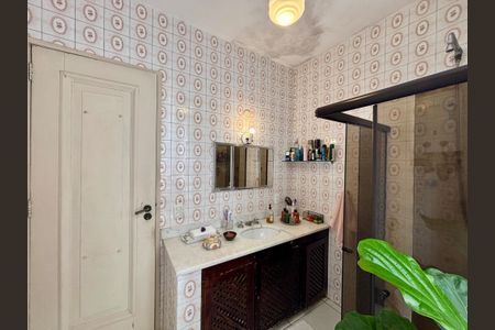 Apartamento à venda com 145m², 3 quartos e sem vaga Apartamento à venda com 145m², 3 quartos e sem vagaBanheiro social