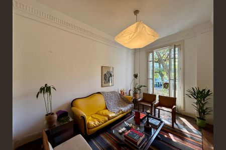 Apartamento à venda com 145m², 3 quartos e sem vaga Apartamento à venda com 145m², 3 quartos e sem vagaSala