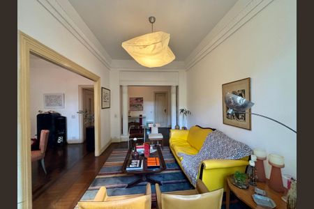 Apartamento à venda com 145m², 3 quartos e sem vaga Apartamento à venda com 145m², 3 quartos e sem vagaSala