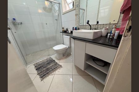 Casa à venda com 147m², 2 quartos e 2 vagas Casa à venda com 147m², 2 quartos e 2 vagasBanheiro