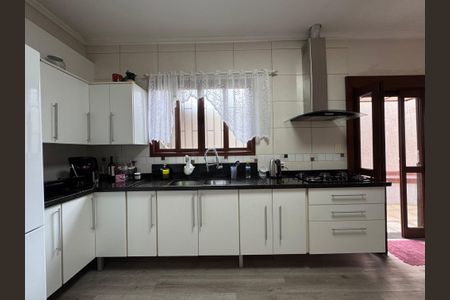 Casa à venda com 147m², 2 quartos e 2 vagas Casa à venda com 147m², 2 quartos e 2 vagasCozinha