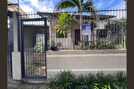 Casa à venda com 147m², 2 quartos e 2 vagas Casa à venda com 147m², 2 quartos e 2 vagasplaquinha fachada