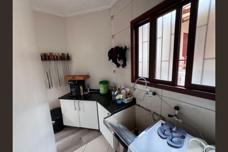 Casa à venda com 147m², 2 quartos e 2 vagas Casa à venda com 147m², 2 quartos e 2 vagasLavanderia