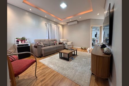 Casa à venda com 147m², 2 quartos e 2 vagas Casa à venda com 147m², 2 quartos e 2 vagasSala