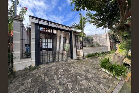 Casa à venda com 147m², 2 quartos e 2 vagas Casa à venda com 147m², 2 quartos e 2 vagasplaquinha fachada