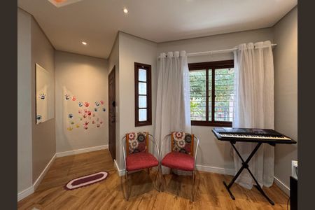 Casa à venda com 147m², 2 quartos e 2 vagas Casa à venda com 147m², 2 quartos e 2 vagasSala