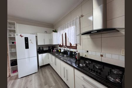 Casa à venda com 147m², 2 quartos e 2 vagas Casa à venda com 147m², 2 quartos e 2 vagasCozinha