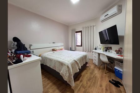 Casa à venda com 147m², 2 quartos e 2 vagas Casa à venda com 147m², 2 quartos e 2 vagasSuíte