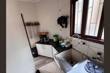 Casa à venda com 147m², 2 quartos e 2 vagas Casa à venda com 147m², 2 quartos e 2 vagasLavanderia