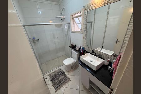 Casa à venda com 147m², 2 quartos e 2 vagas Casa à venda com 147m², 2 quartos e 2 vagasBanheiro