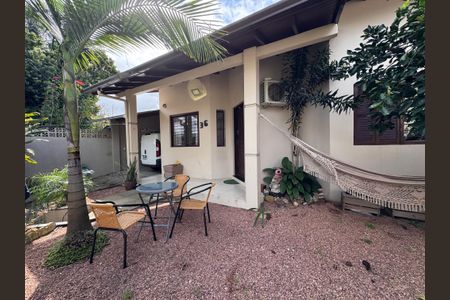 Casa à venda com 147m², 2 quartos e 2 vagas Casa à venda com 147m², 2 quartos e 2 vagasÁrea comum