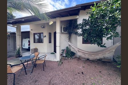 Casa à venda com 147m², 2 quartos e 2 vagas Casa à venda com 147m², 2 quartos e 2 vagasÁrea comum