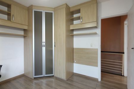 Casa de condomínio à venda com 103m², 3 quartos e 3 vagasQuarto 2 - Armários